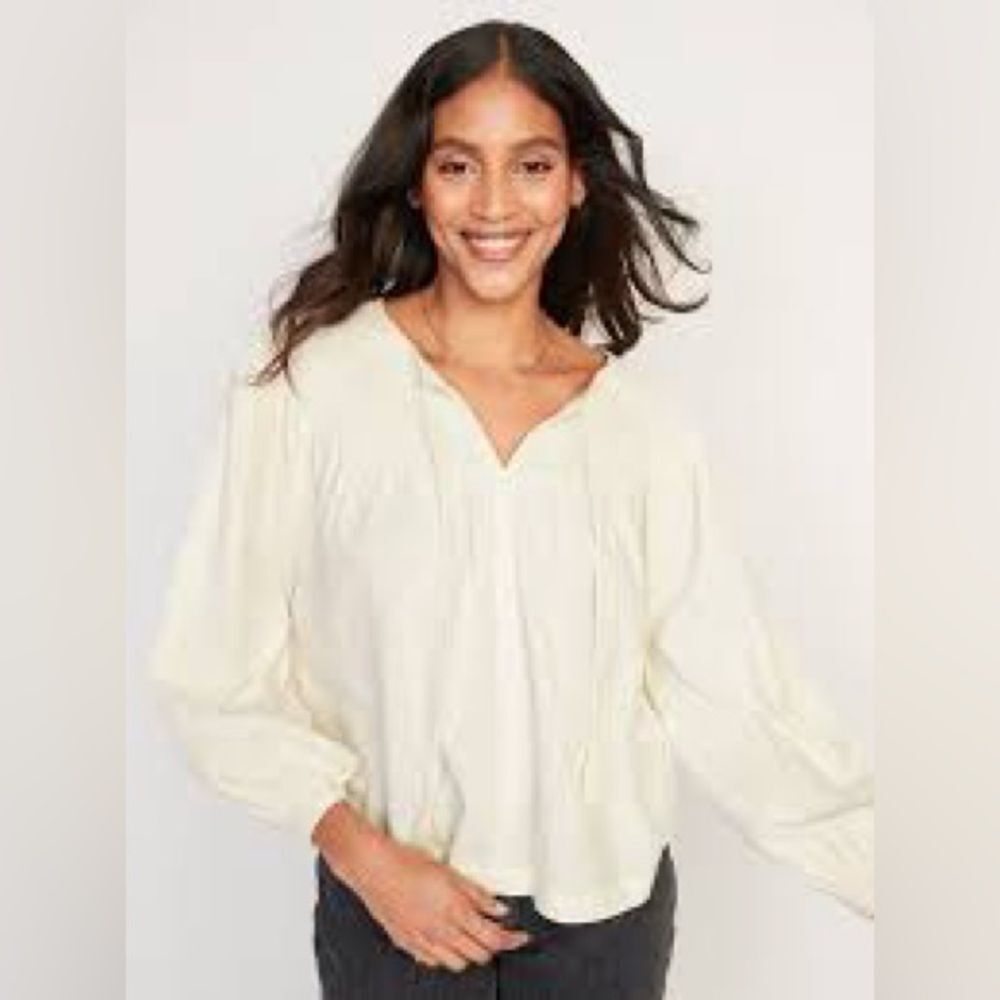 Old‎ Navy Long-Sleeve Smocked Embroidered Blouse